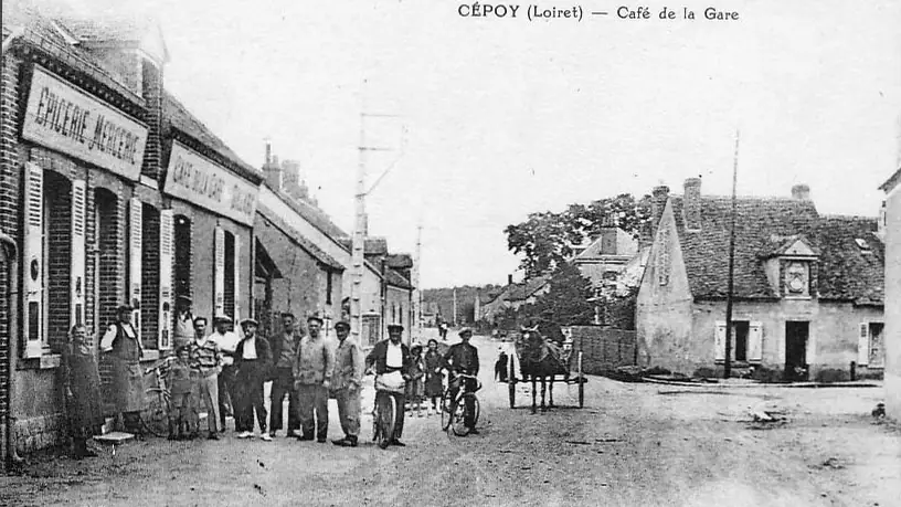 Ambiance historique des cafés de Bollène